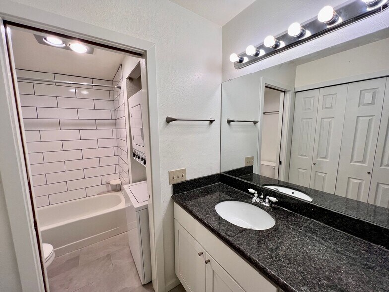 Building Photo - Underground Parking Spot!!!