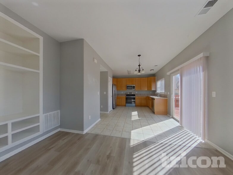 Building Photo - 12450 S Hollow Creek Ct