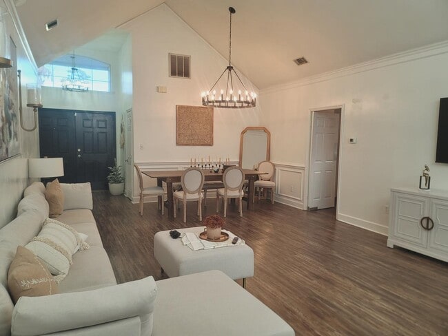 Building Photo - 1133 Blackhawk Way