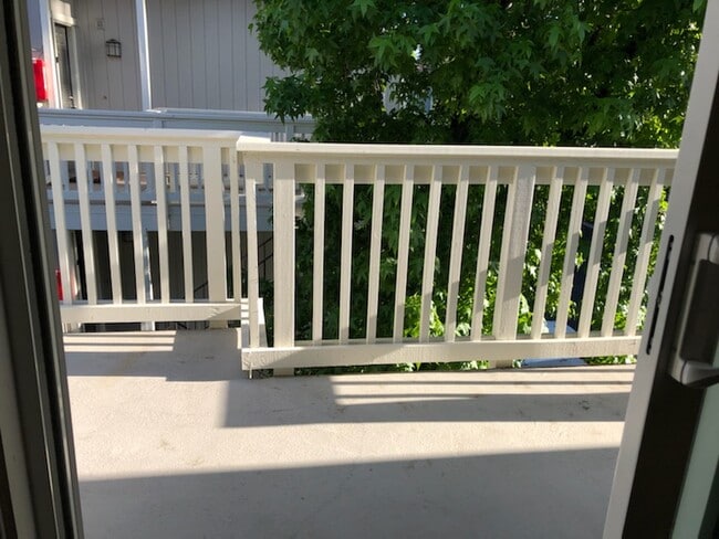 Building Photo - 850 Apricot Ave