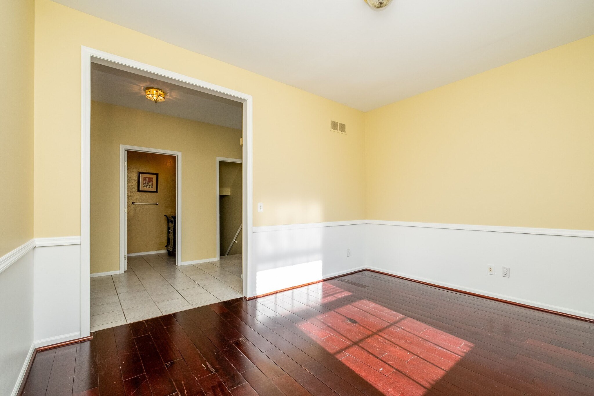 Building Photo - 466 Ivy Ln