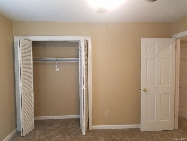 Building Photo - 1811 Young Farm Rd