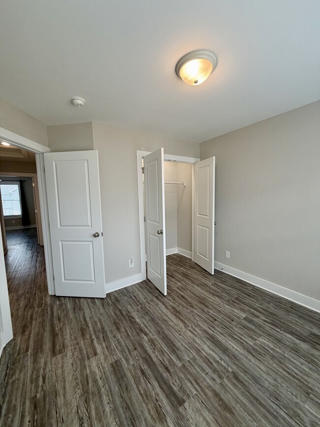 Building Photo - 52 Cuddington Ln