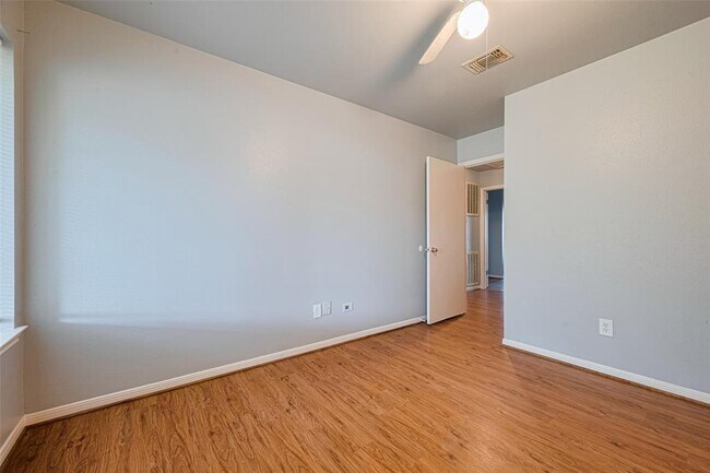 Building Photo - 15238 Ensenada Dr