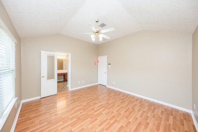 Building Photo - 19247 Dillsbury Ct