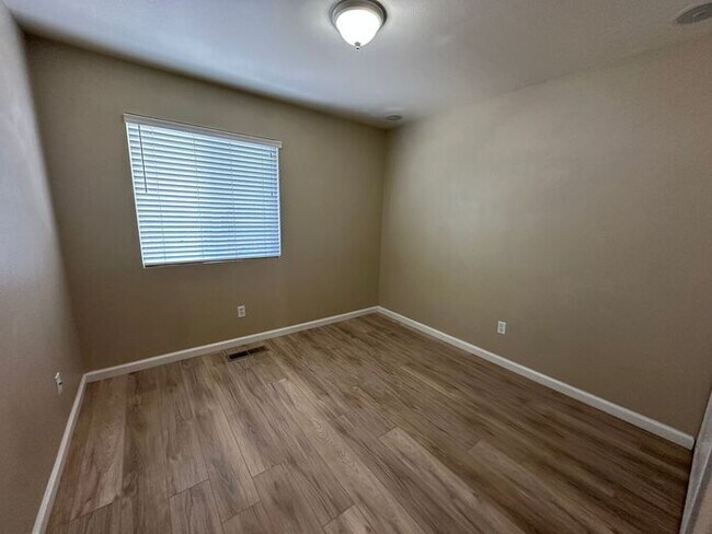 Building Photo - 7465 Hinton Dr
