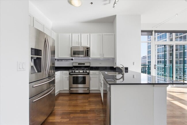 Building Photo - 340 W Superior St