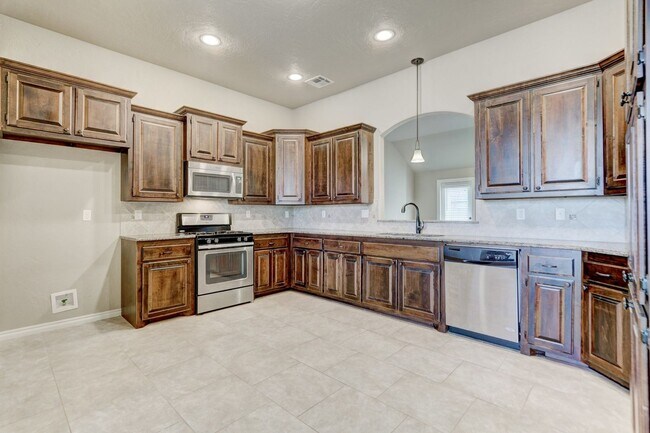 Building Photo - 308 Stoneridge Dr