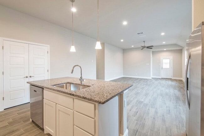 Building Photo - 2301 Ruff Rd