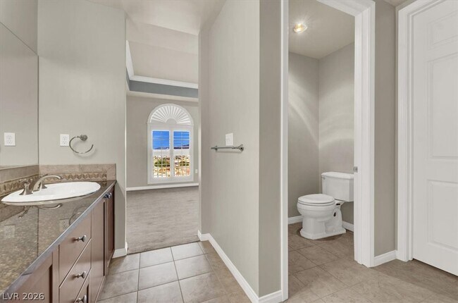 Building Photo - 2405 W Serene Ave