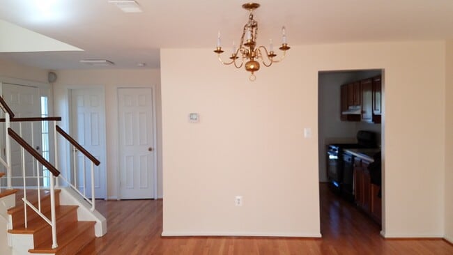 Building Photo - 7865 Parthian Ct
