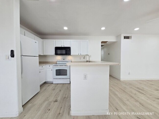Building Photo - 2972 Juniper Hills Blvd