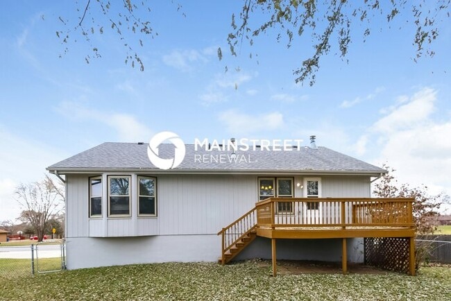 Building Photo - 3 Bedroom Pet-Friendly Home in Kearney, MO with Main Street Renewal