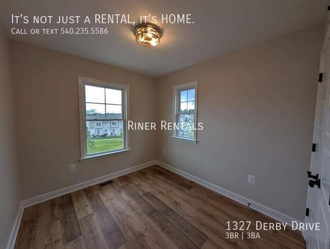 Building Photo - 1327 Derby Dr