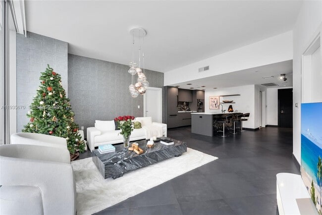 Building Photo - 200 Biscayne Blvd Way