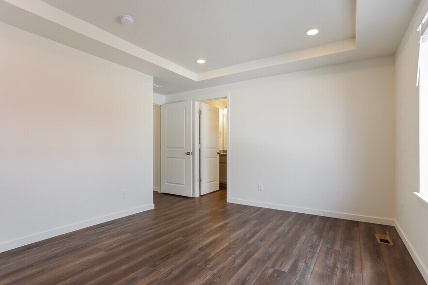 Building Photo - 18560 E 47th Ave