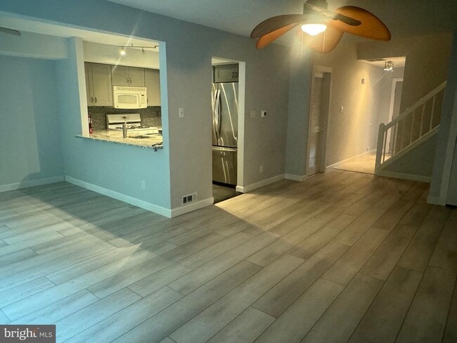 Building Photo - 36 5 Crown Royal Cir