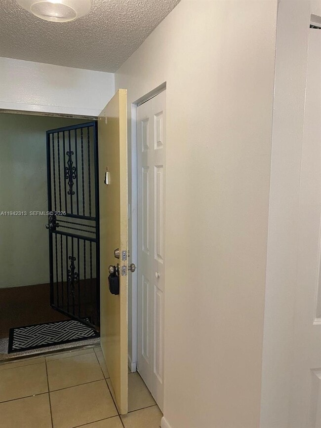 Building Photo - 12035 NE 2nd Ave