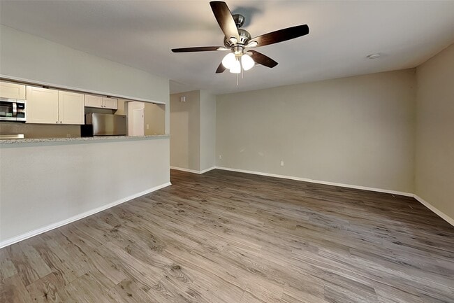 Building Photo - 3419 Shadowcrest Ln