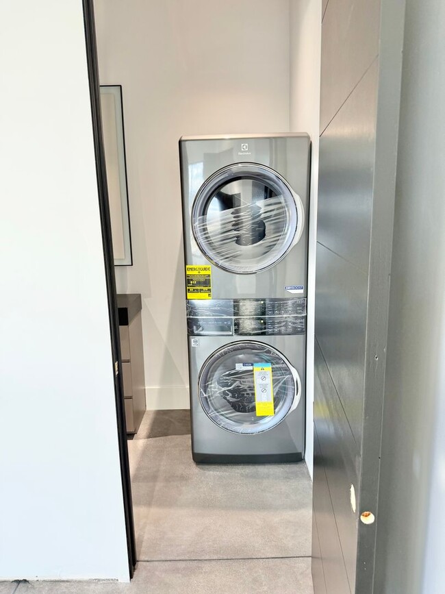 Building Photo - BRAND NEW Casita with Stunning Views