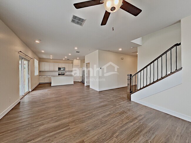 Building Photo - 5949 W Columbine Dr