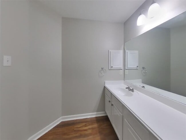 Building Photo - 15322 Acorn Green Ct
