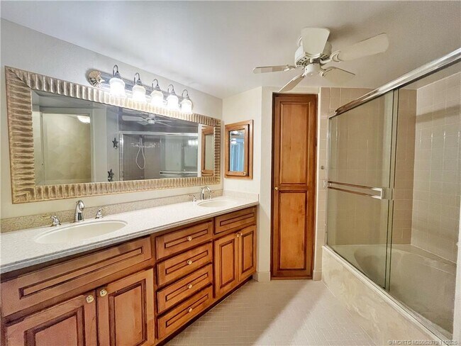 Building Photo - 9500 S Ocean Dr