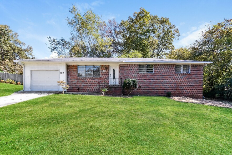 Building Photo - 2515 Ridgewood Rd