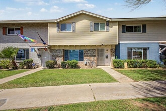 Building Photo - 4522 N 15th Ave