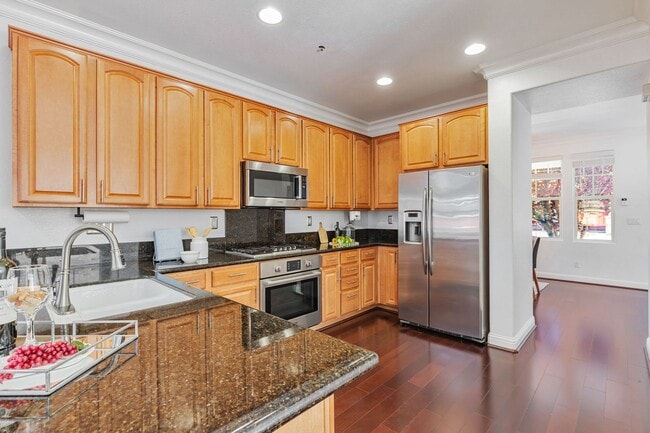 Building Photo - 8940 Acorn Way