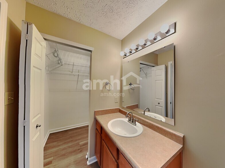 Building Photo - 2926 Limber Pine Dr