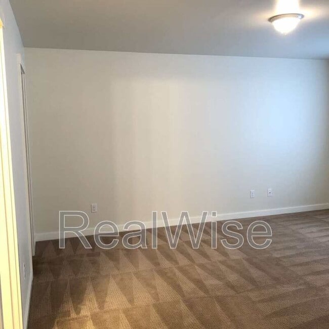 Building Photo - 1214 SW 27th St