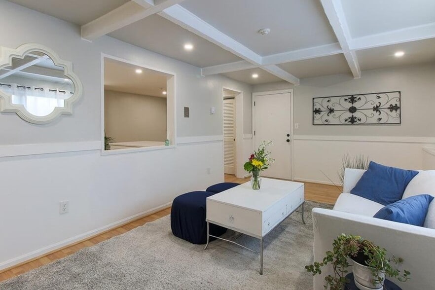 liv room furniture not included - 69 Spencer Rd