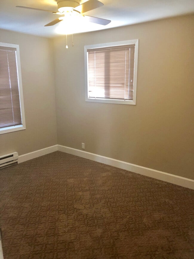Building Photo - Cute 2 Bed 1 Bath Home in Knolls Vista!