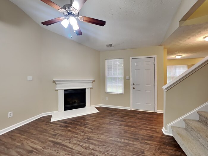 Building Photo - 9135 Jefferson Village Dr SW