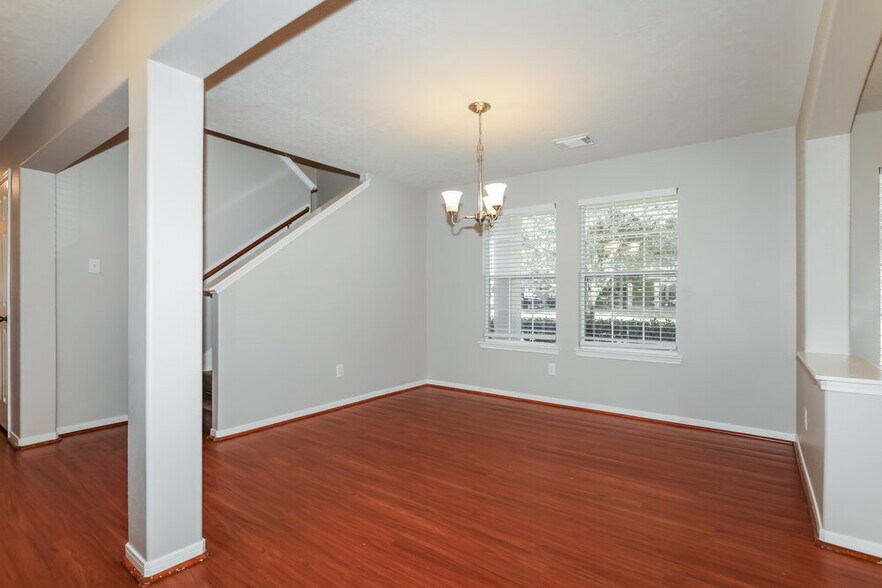 Building Photo - 22207 Summer Breeze Ln