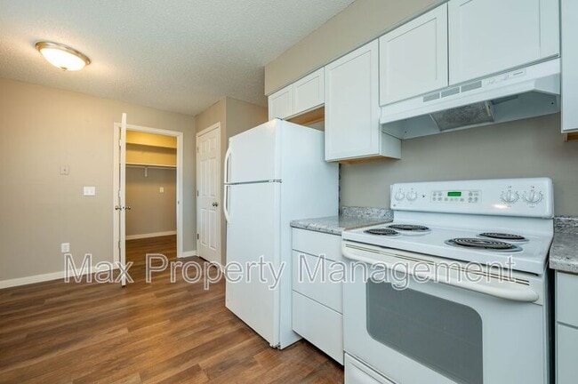 Building Photo - 3917 SW 3rd St