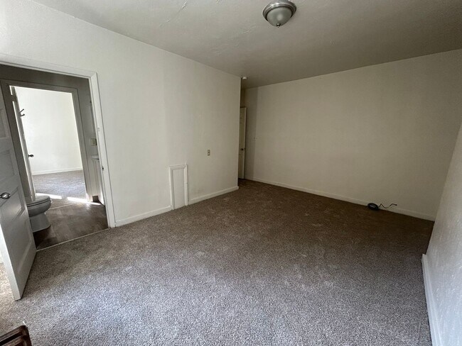 Building Photo - Super Spacious Three Bedroom on Bates Street! Deck & Patio! Washer & Dryer Included! Call Today!