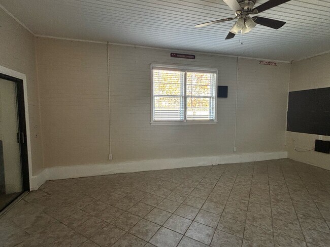 Building Photo - 3295 Odum Hwy