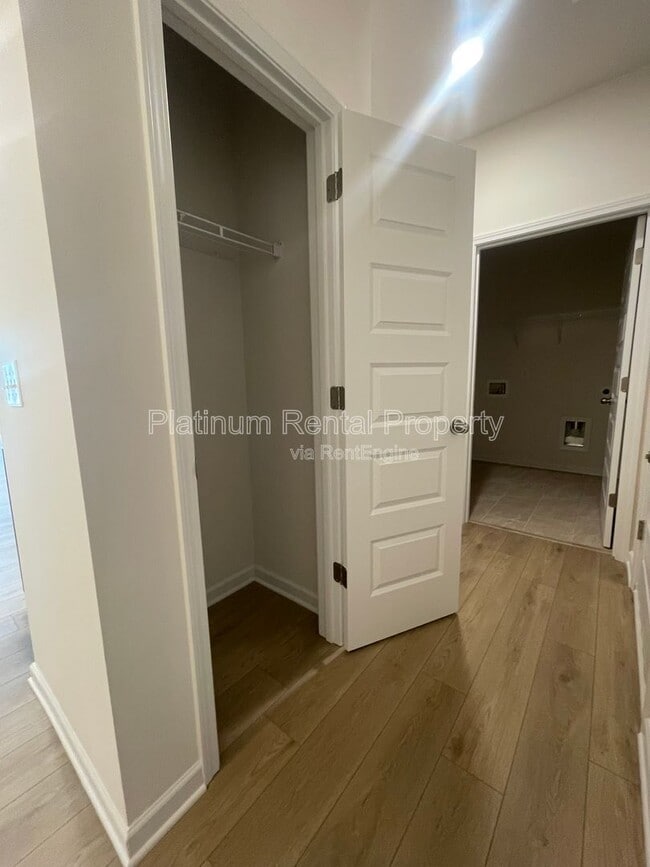 Building Photo - 32 Thedford Dr