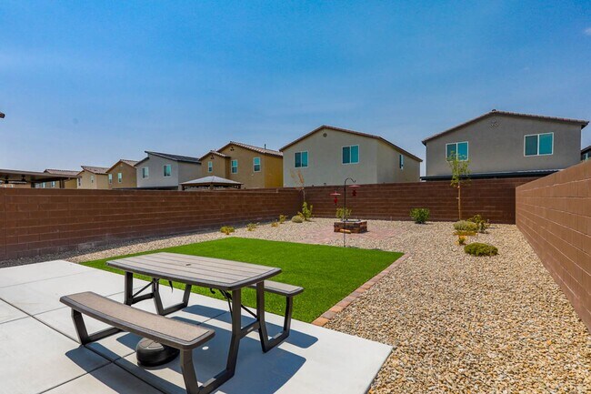 Building Photo - 4 Bed, 2.5 Bath Home In A Gated Community ...