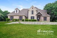 Building Photo - 116 Regal Ridge