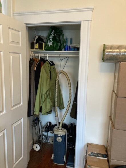 Building Photo - 39 Magnolia Ave