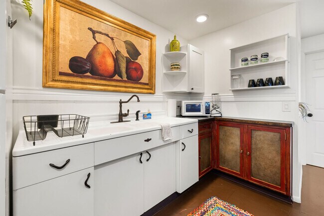 Building Photo - 4075 AZ-89