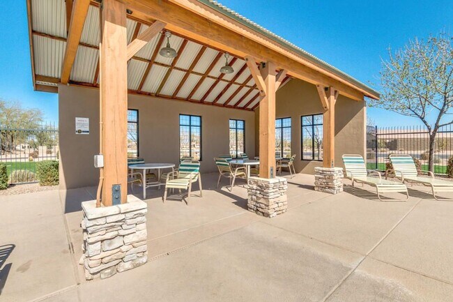 Building Photo - 30469 N Plantation Dr