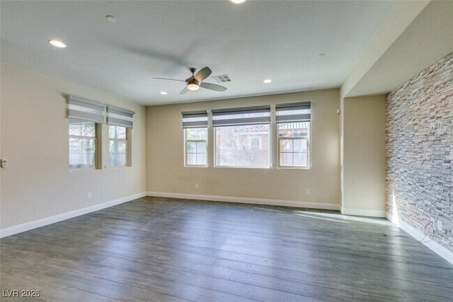 Building Photo - 2497 Birch Hollow St