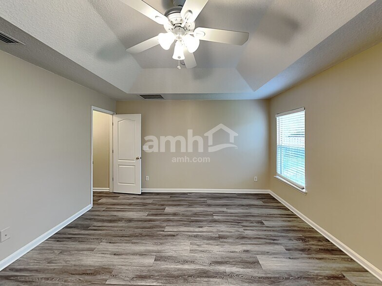 Building Photo - 76191 Long Pond Loop