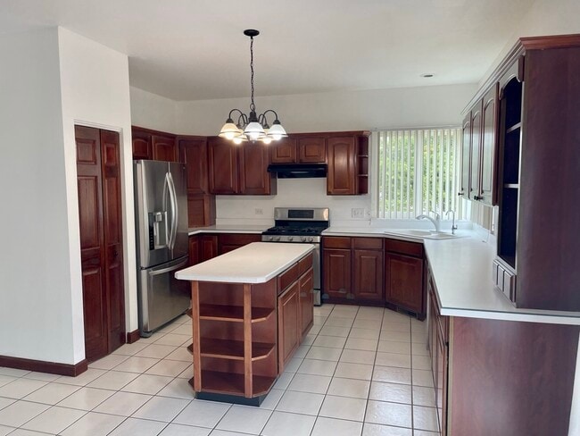 Building Photo - 2205 Clipper Ct