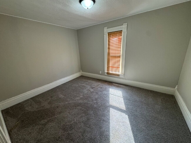 Building Photo - "Charming 4-Bedroom Home in Augusta with Spacious Living & Modern Comforts!"