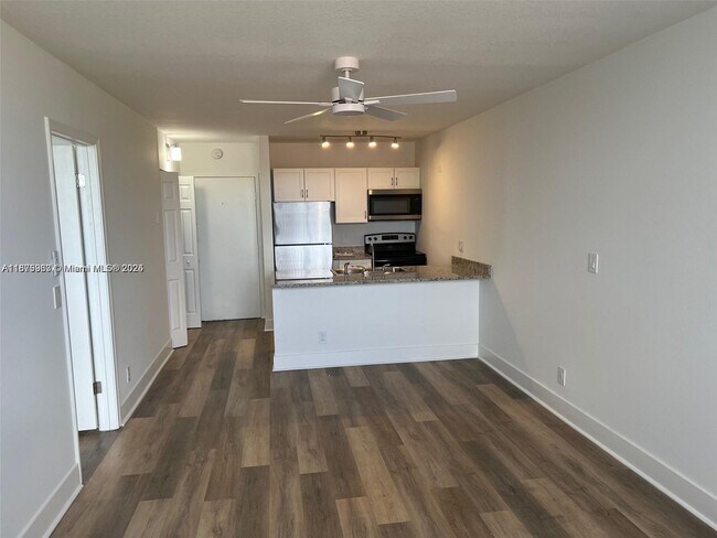 Building Photo - 2501 Riverside Dr